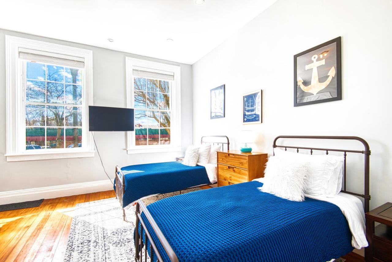 Hudson Mariner Hotel Bagian luar foto
