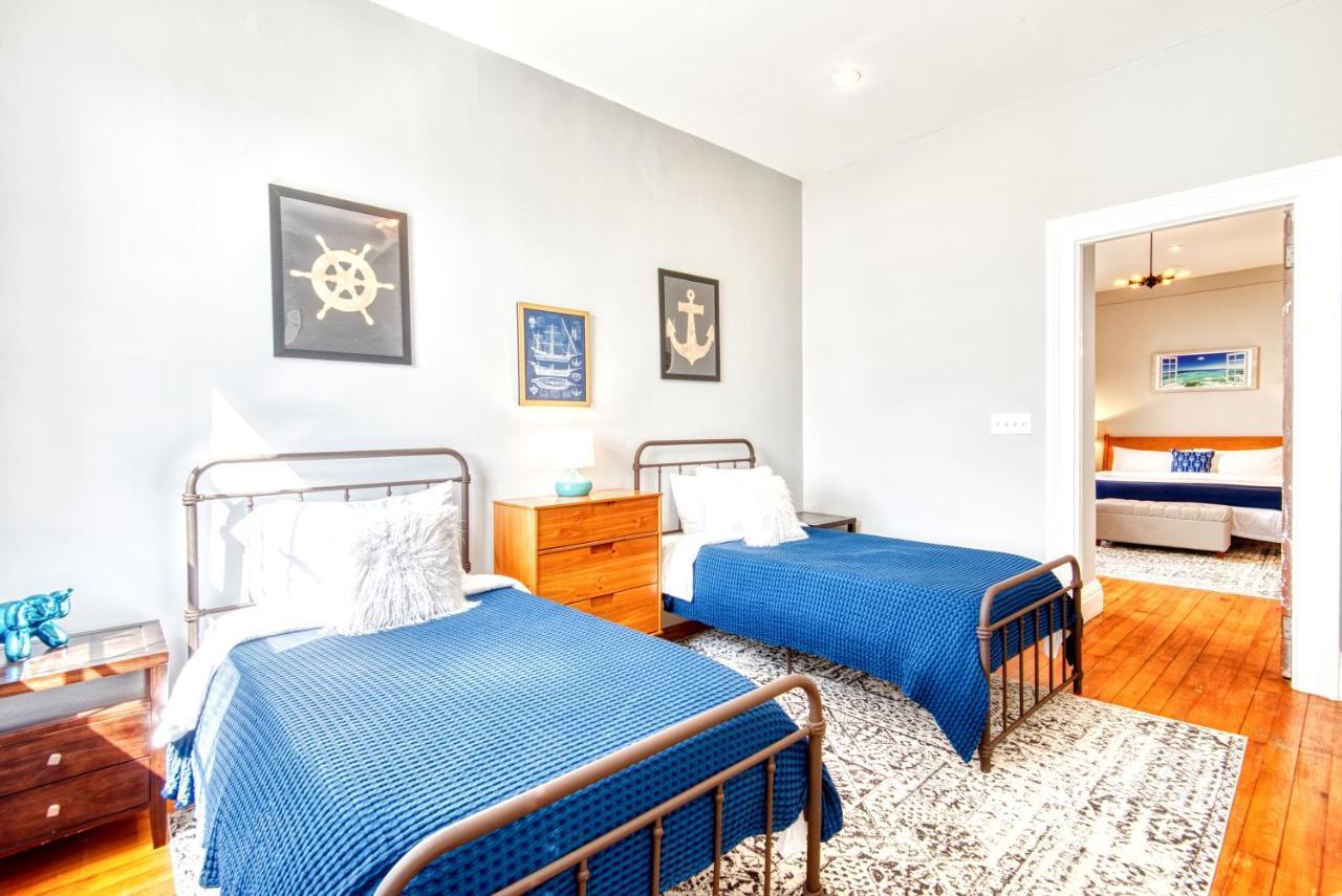 Hudson Mariner Hotel Bagian luar foto